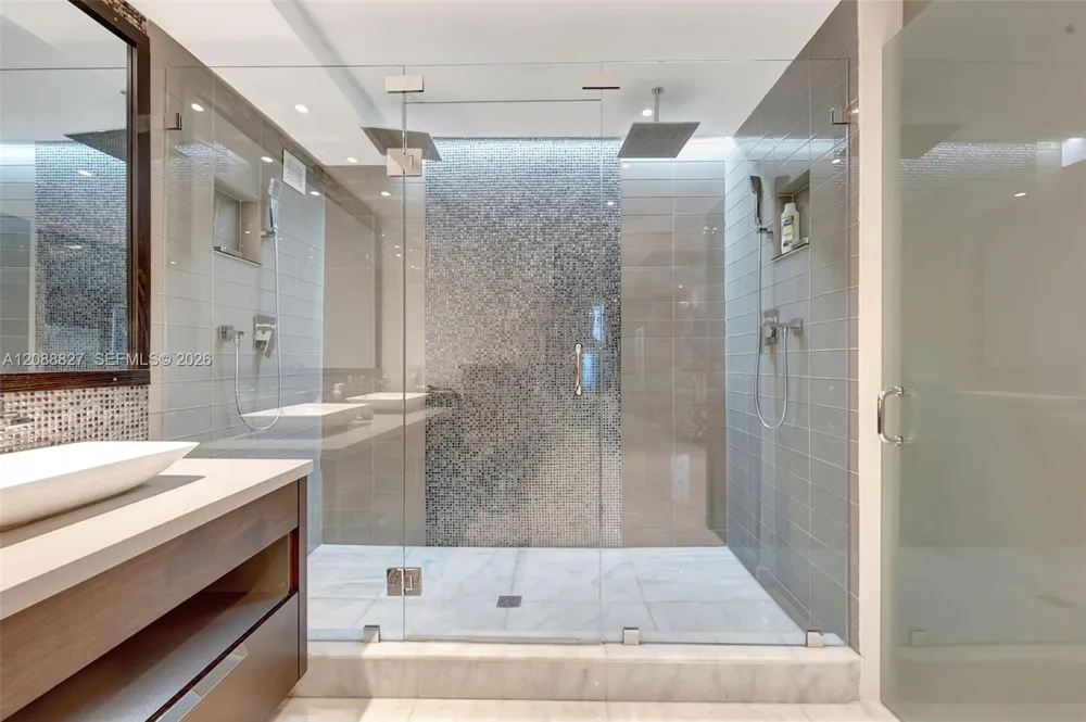 2301 Collins Ave #307 Miami Beach, FL 33139