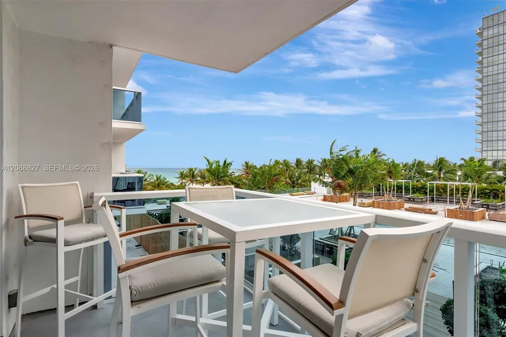 2301 Collins Ave #307 Miami Beach, FL 33139