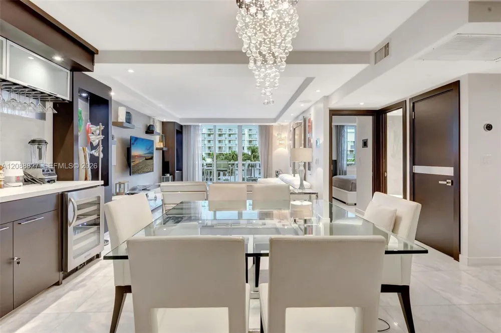 2301 Collins Ave #307 Miami Beach, FL 33139