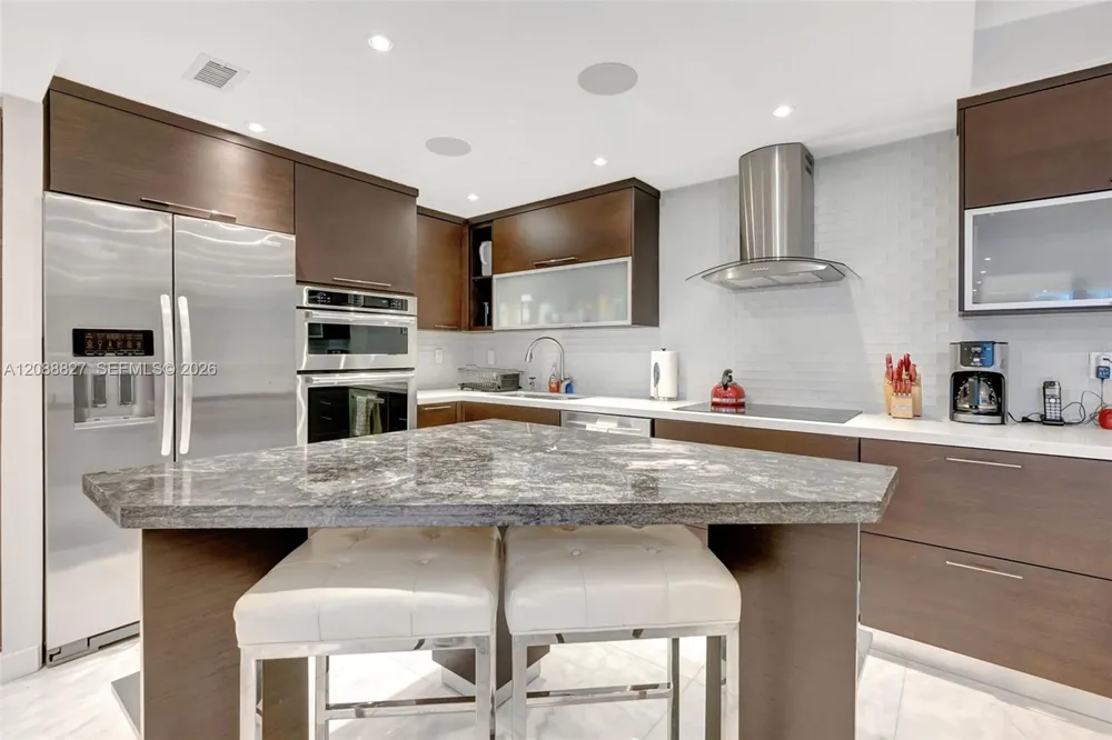 2301 Collins Ave #307 Miami Beach, FL 33139