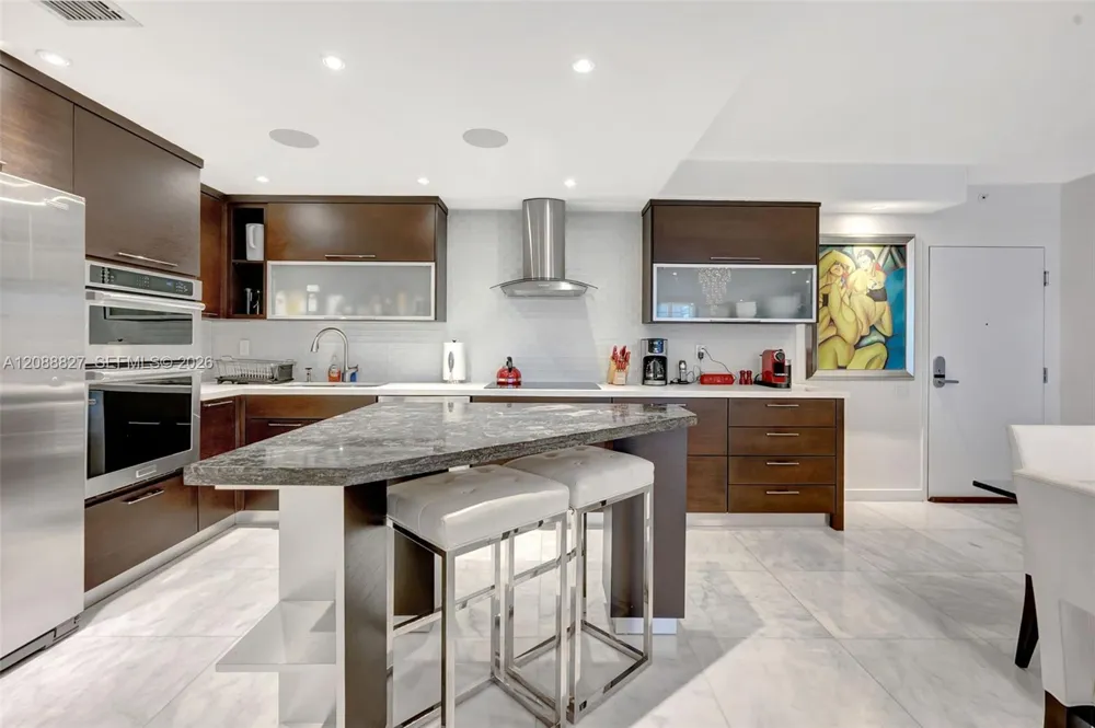 2301 Collins Ave #307 Miami Beach, FL 33139