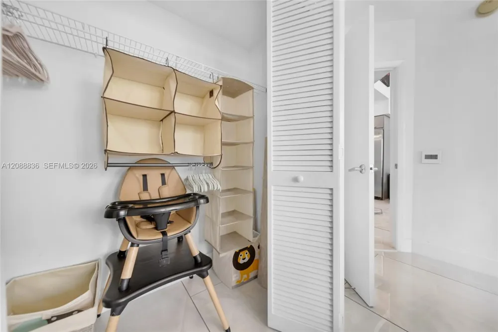 41 SE 5th St #1407 Miami, FL 33131