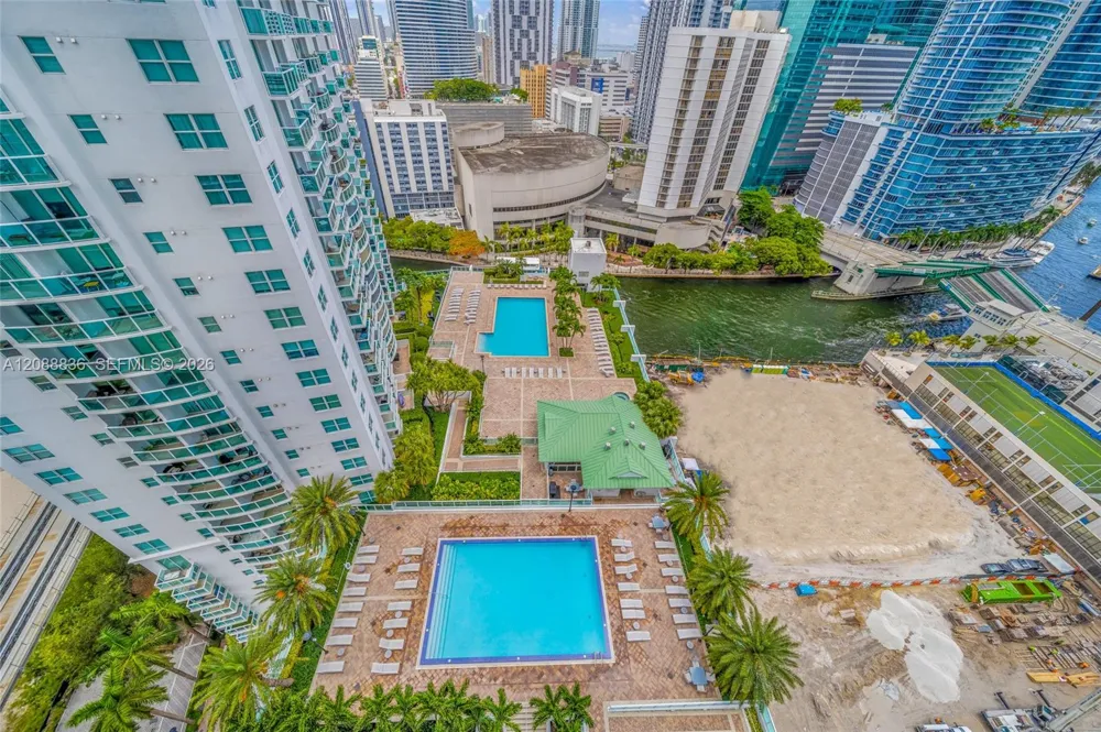 41 SE 5th St #1407 Miami, FL 33131
