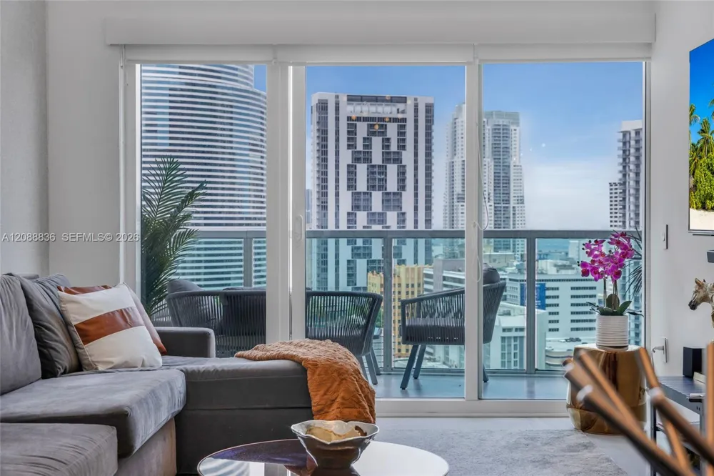 41 SE 5th St #1407 Miami, FL 33131