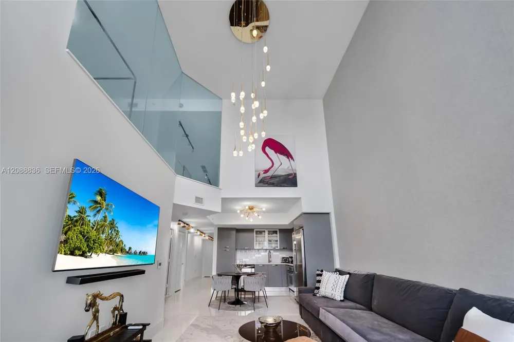 41 SE 5th St #1407 Miami, FL 33131