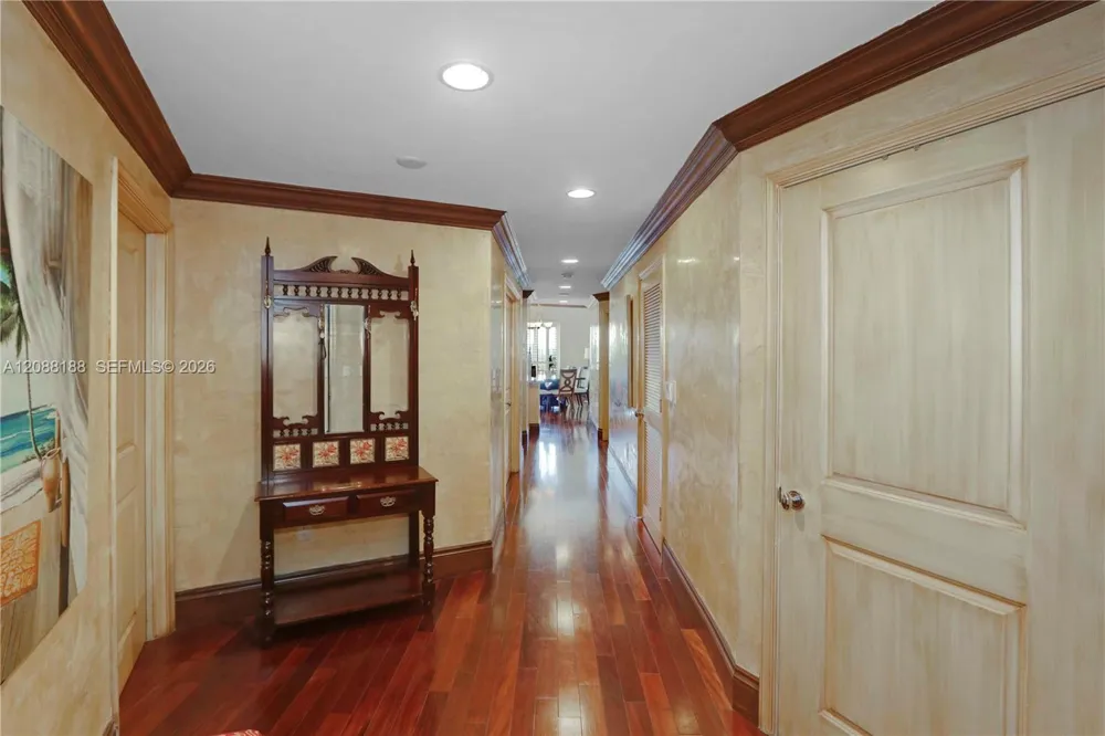 10 Aragon Ave #1216 Coral Gables, FL 33134