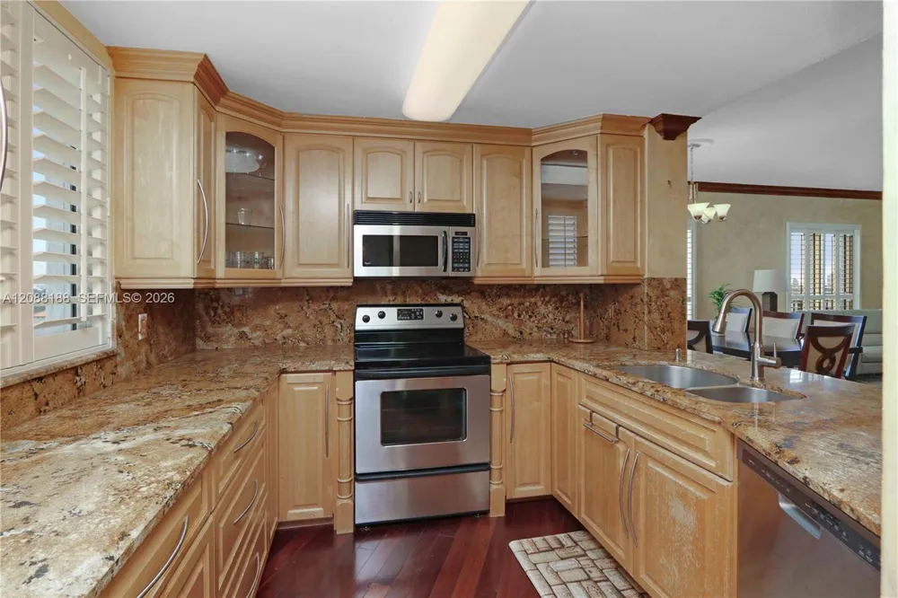 10 Aragon Ave #1216 Coral Gables, FL 33134