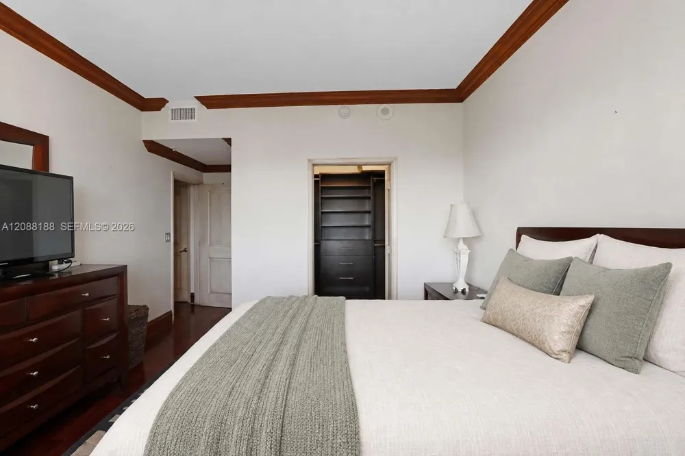 10 Aragon Ave #1216 Coral Gables, FL 33134