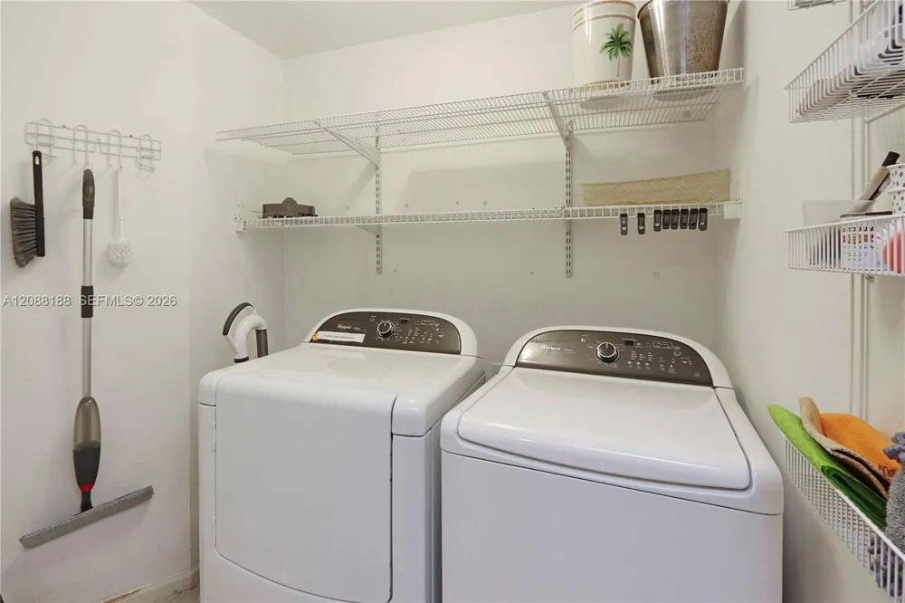 10 Aragon Ave #1216 Coral Gables, FL 33134