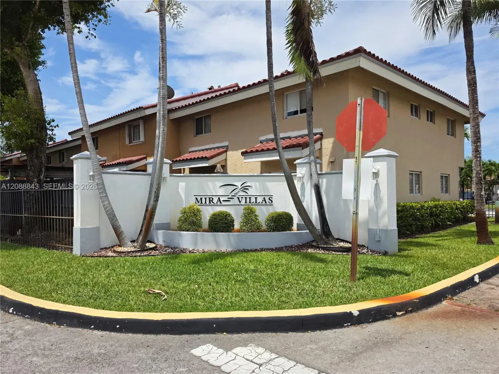 560 NW 82nd Pl #306 Miami, FL 33126