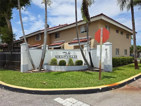 560 NW 82nd Pl #306
