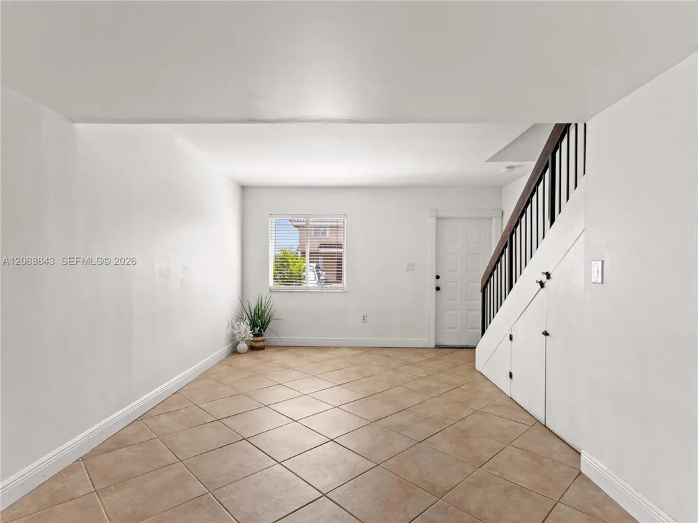 560 NW 82nd Pl #306 Miami, FL 33126