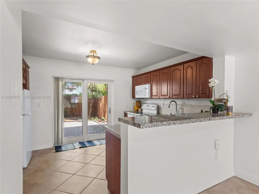 560 NW 82nd Pl #306 Miami, FL 33126