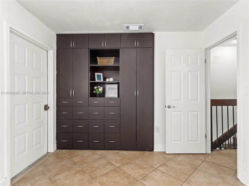 560 NW 82nd Pl #306 Miami, FL 33126