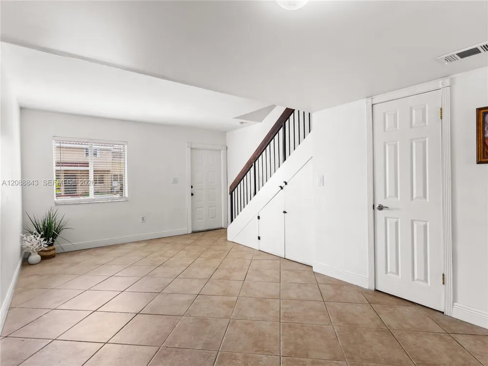 560 NW 82nd Pl #306 Miami, FL 33126