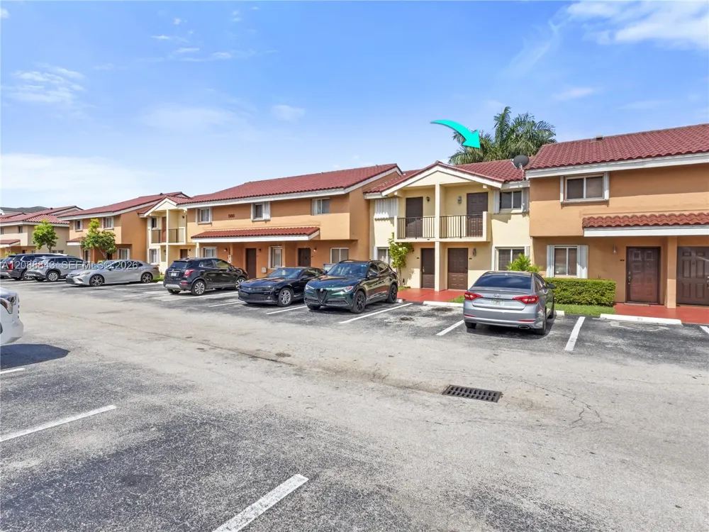 560 NW 82nd Pl #306 Miami, FL 33126