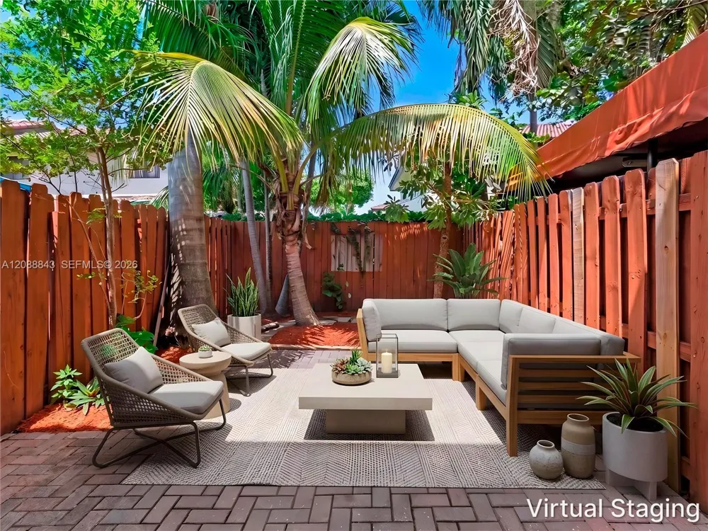 560 NW 82nd Pl #306 Miami, FL 33126