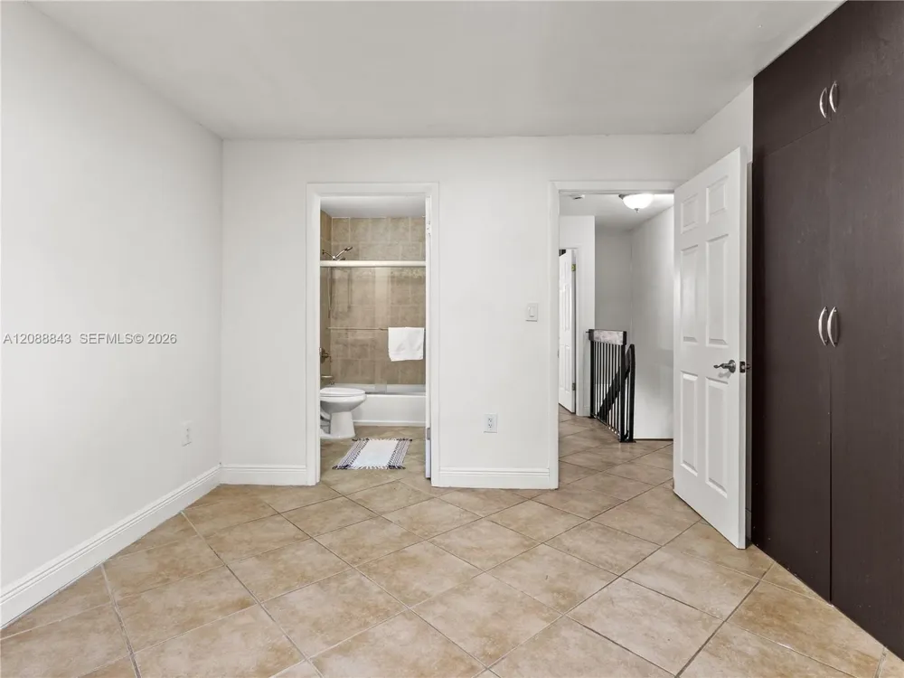 560 NW 82nd Pl #306 Miami, FL 33126