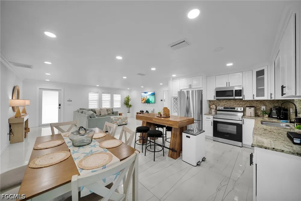 SW 39th Street Cape Coral, FL 33914
