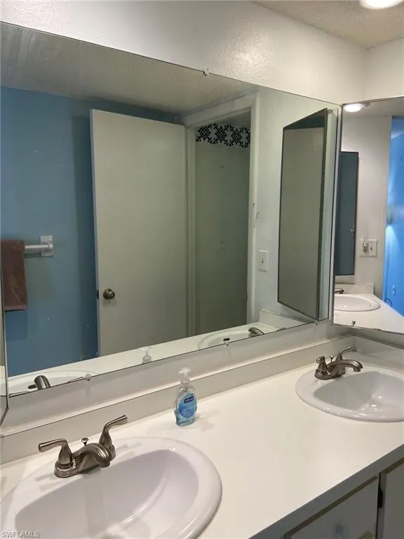 1442 Park Shore Circle #1 Fort Myers, FL 33901