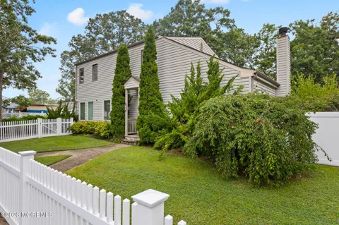 2126 Dorothy Road