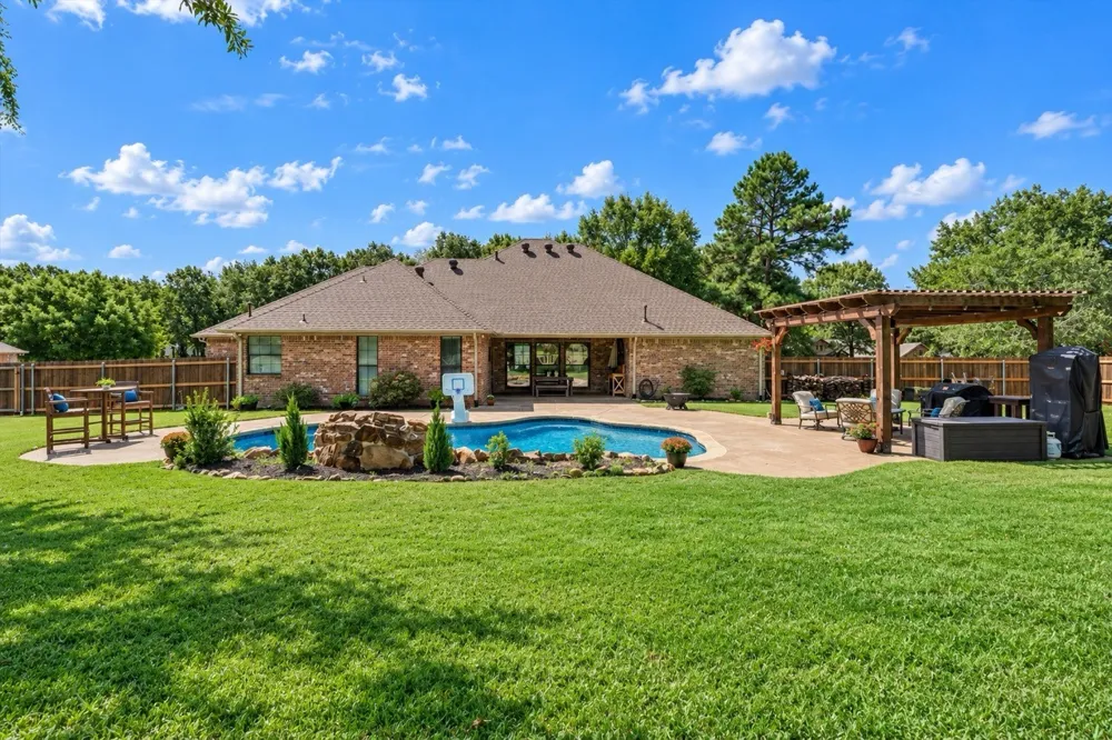 13630 Karah Lane Lindale, TX 75771