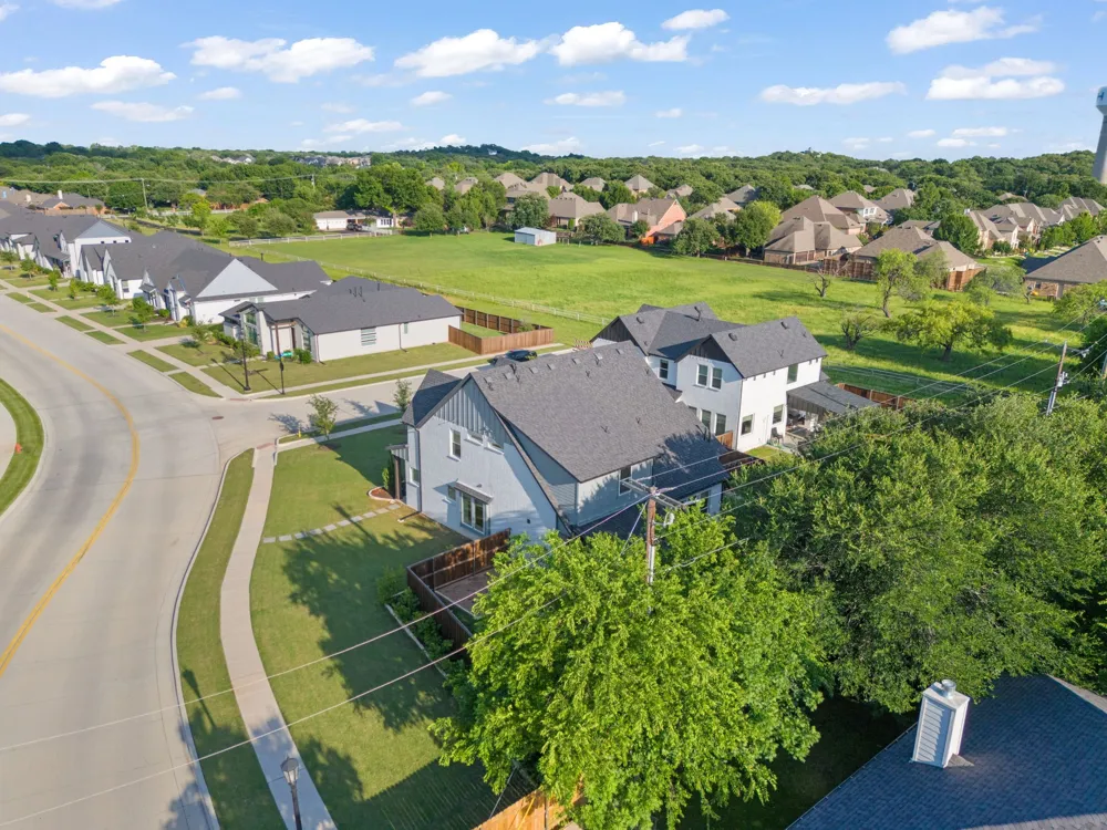 7129 Feather Crest Lane North Richland Hills, TX 76182