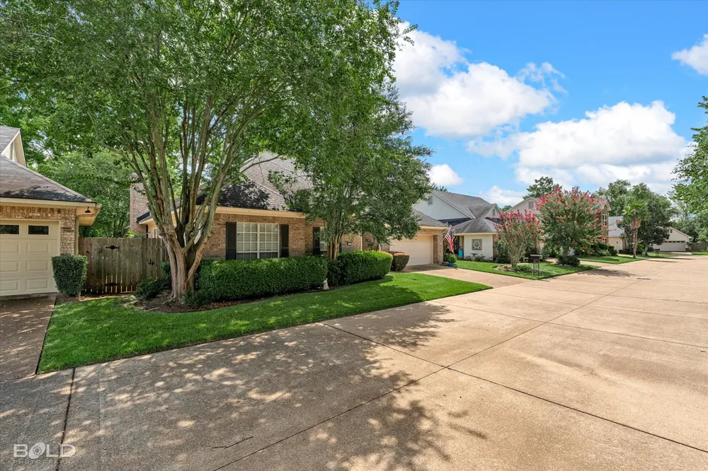 6013 Eric Lane Shreveport, LA 71105