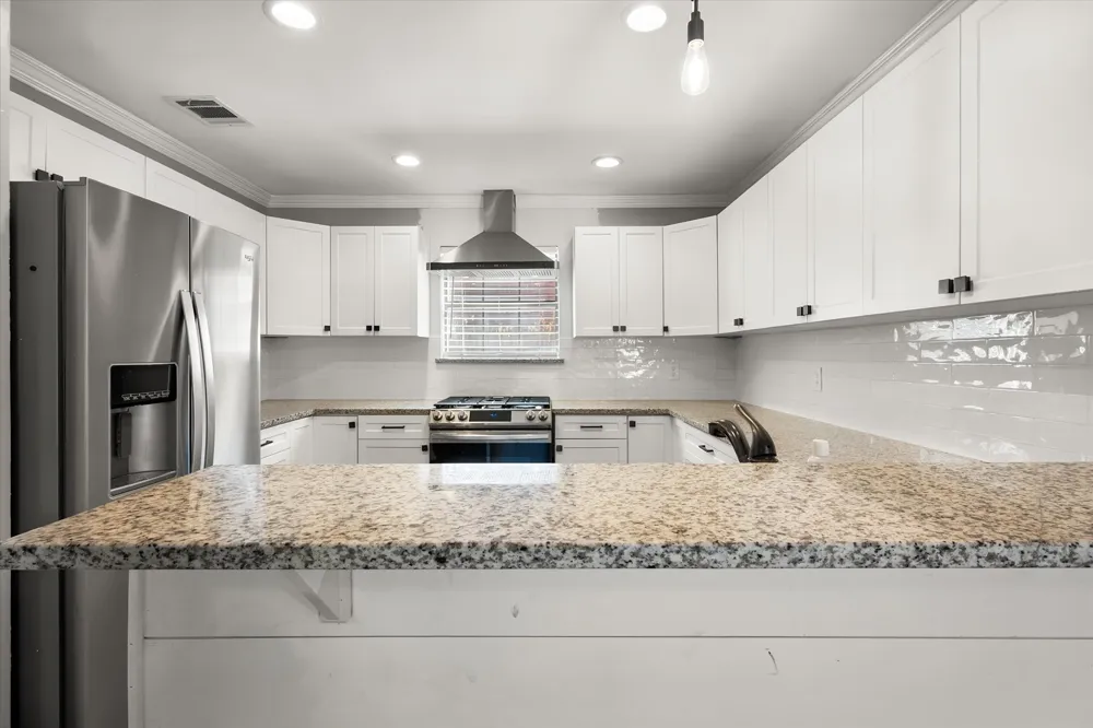 523 Cooper Street Grand Prairie, TX 75052