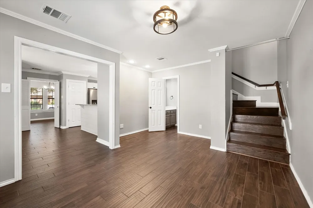 523 Cooper Street Grand Prairie, TX 75052