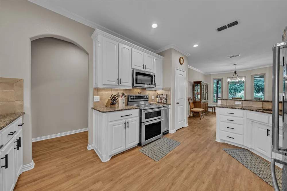 2116 Wood Duck Lane Granbury, TX 76049