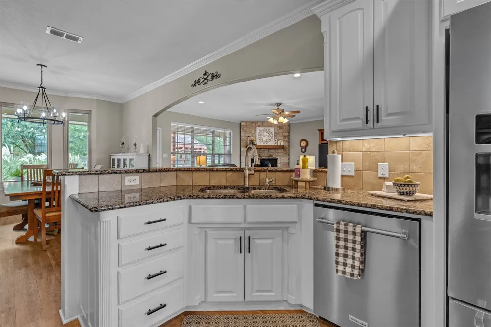 2116 Wood Duck Lane Granbury, TX 76049