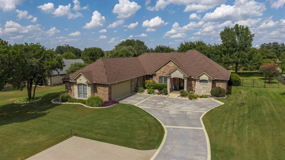 2116 Wood Duck Lane Granbury, TX 76049