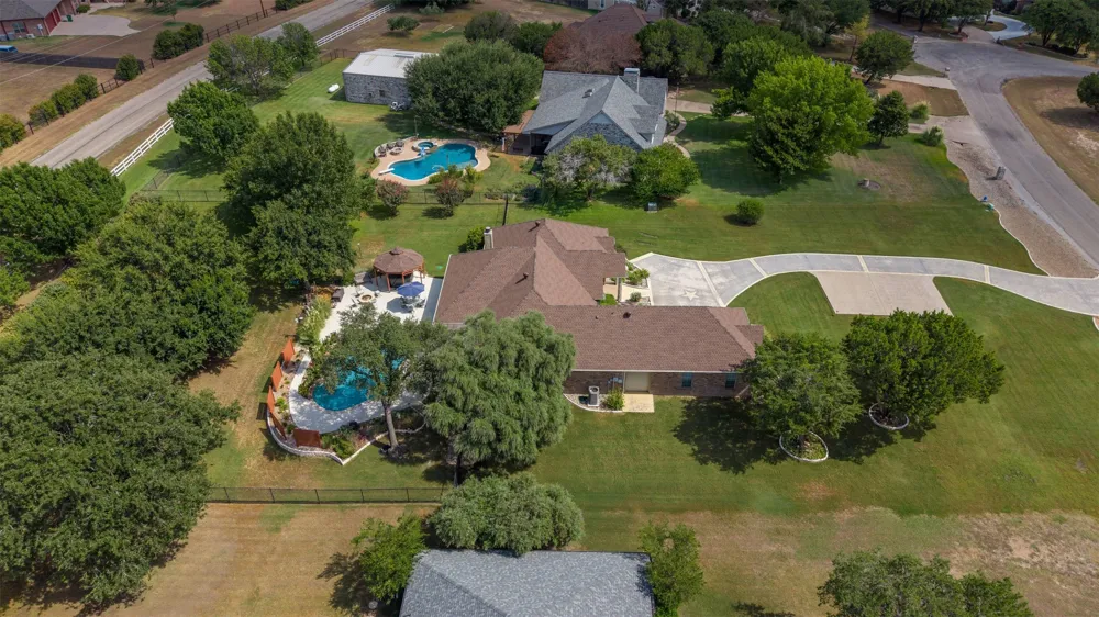 2116 Wood Duck Lane Granbury, TX 76049
