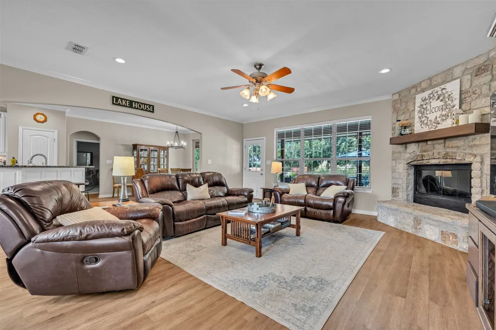 2116 Wood Duck Lane Granbury, TX 76049