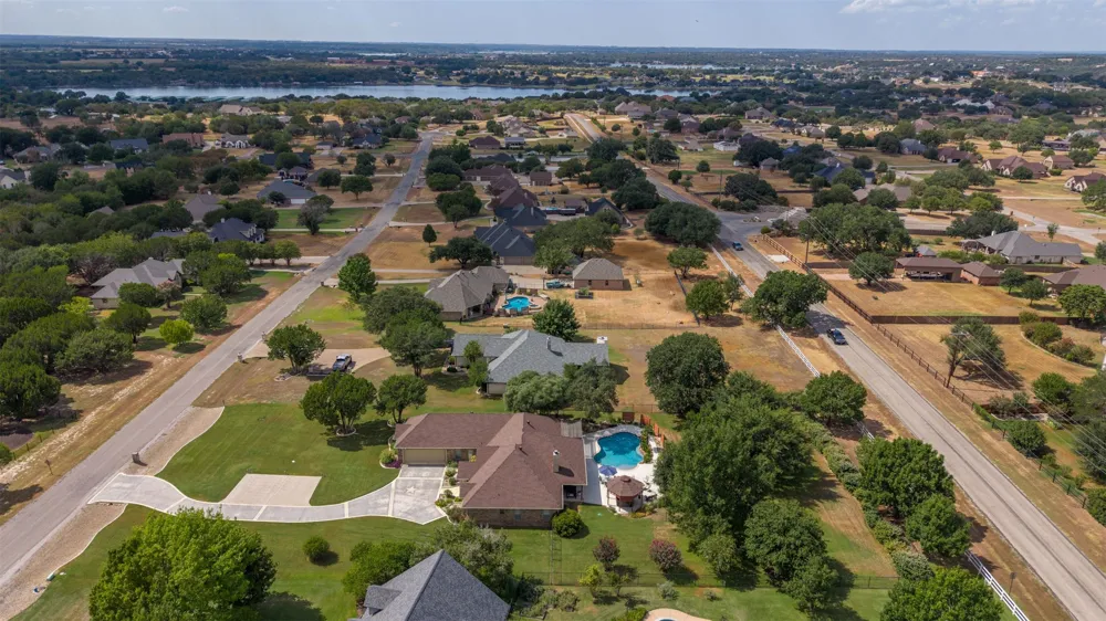 2116 Wood Duck Lane Granbury, TX 76049