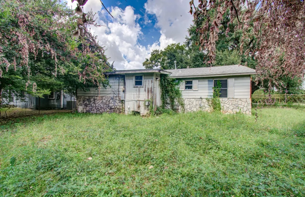 162 Calloway Street Houston, TX 77029