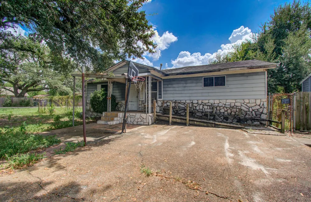162 Calloway Street Houston, TX 77029