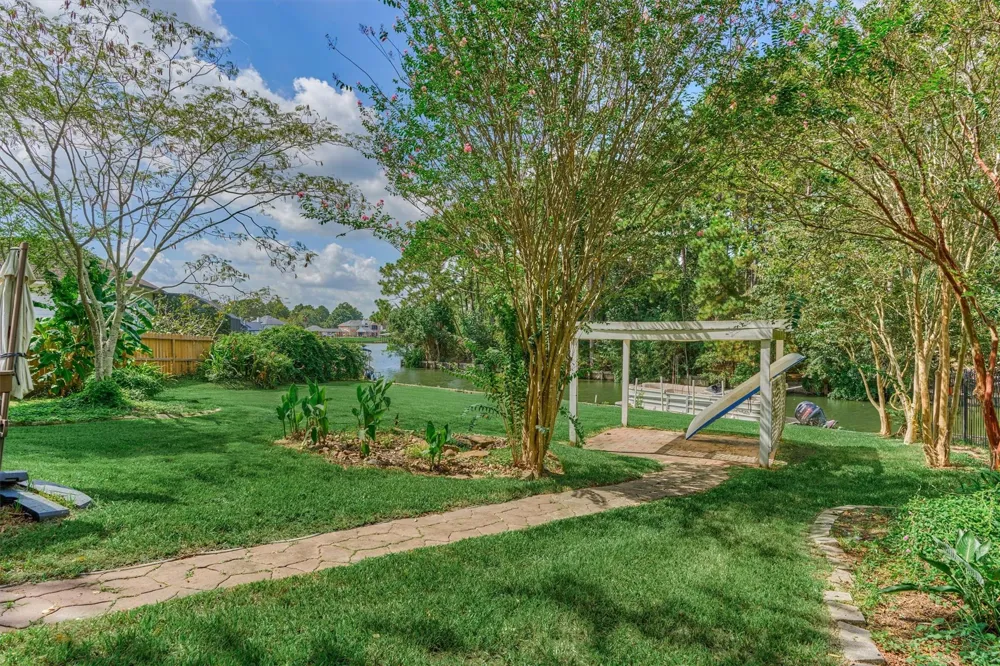 8710 Cross Country Drive Humble, TX 77346