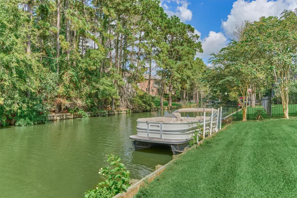 8710 Cross Country Drive Humble, TX 77346