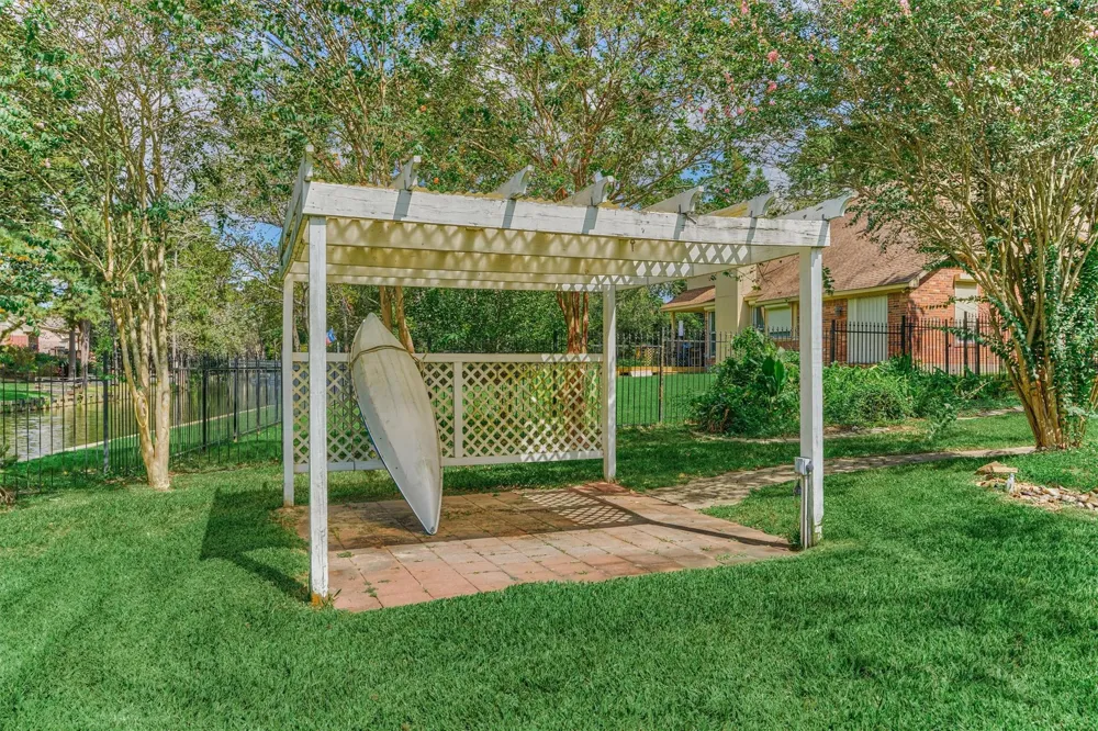 8710 Cross Country Drive Humble, TX 77346