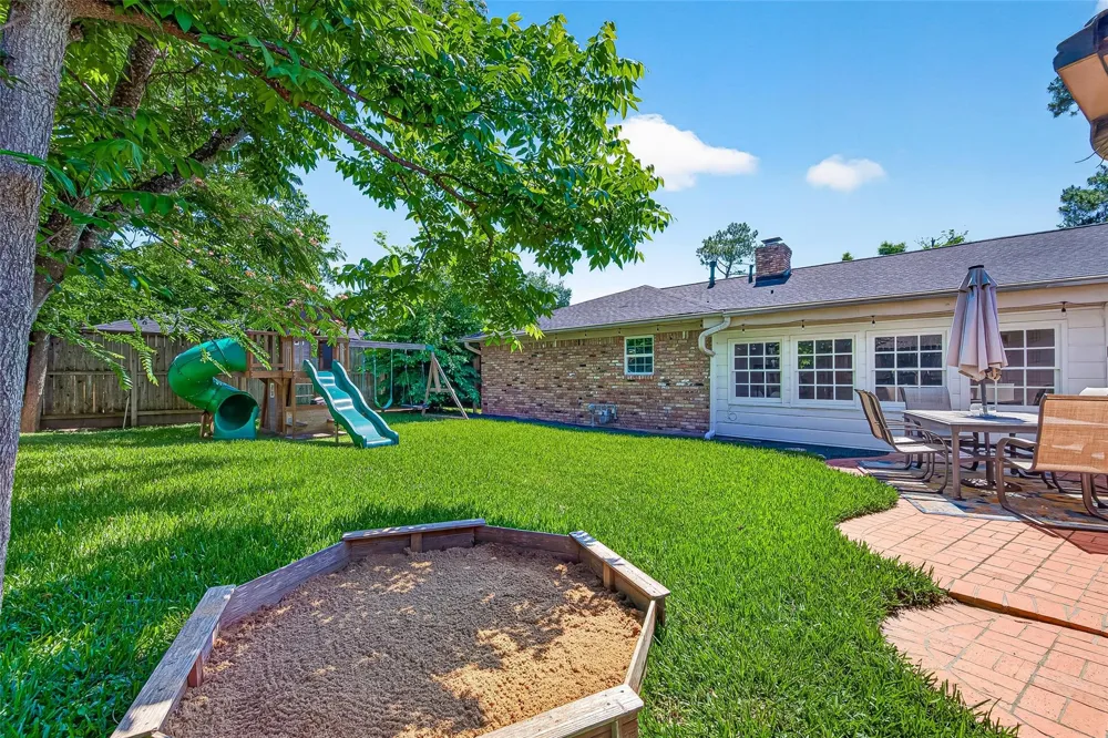 2610 Teague Road Houston, TX 77080