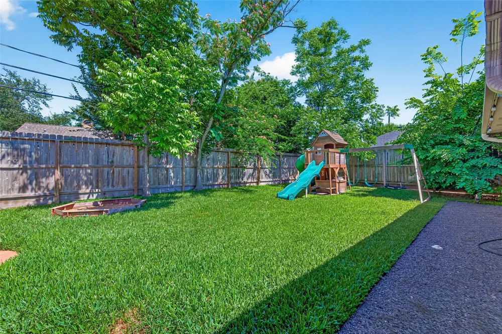 2610 Teague Road Houston, TX 77080