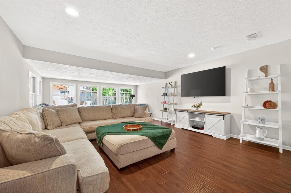 2610 Teague Road Houston, TX 77080