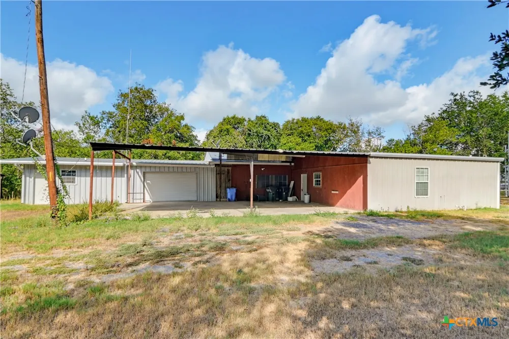 206 E Pine Street Seguin, TX 78155