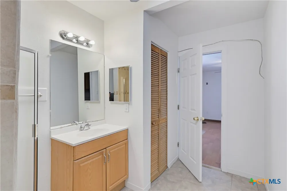 206 E Pine Street Seguin, TX 78155