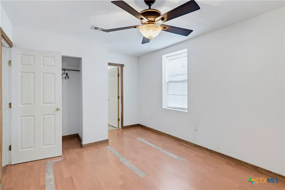 206 E Pine Street Seguin, TX 78155