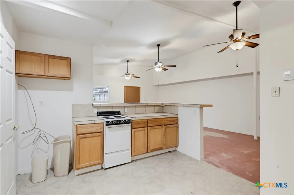 206 E Pine Street Seguin, TX 78155