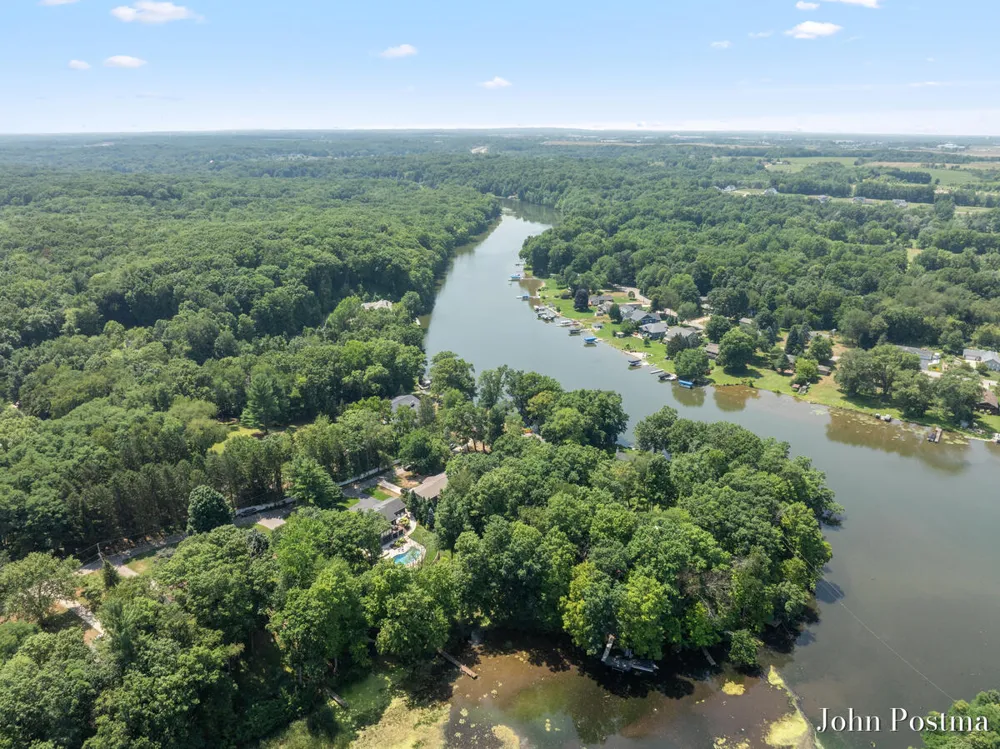 7786 Thornapple Bayou Drive SE Grand Rapids, MI 49512
