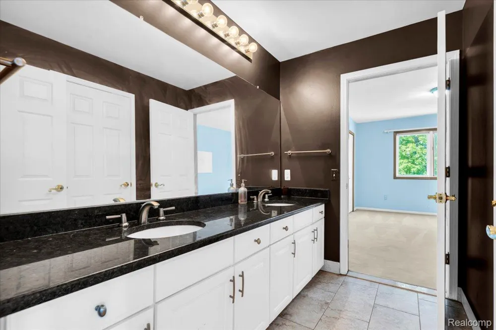 1781 Westridge Drive Rochester Hills City, MI 48306